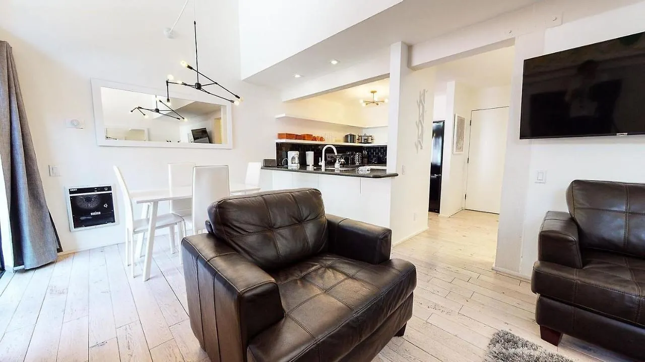Holiday home Walk To Canyon Lodge! Ski Back! Modern Space Mammoth Lakes